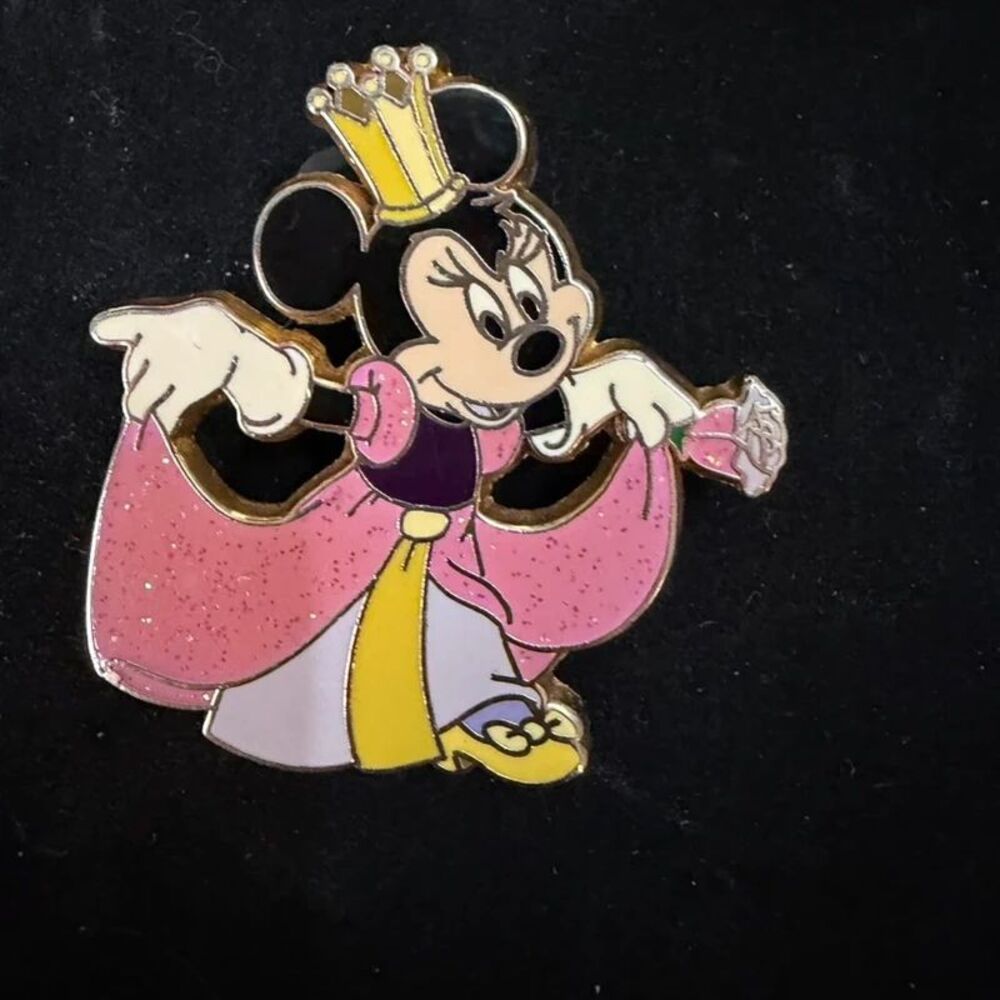 Disney Minnie Mouse Princess Three Musketeers Glitter Trading Pin 2006